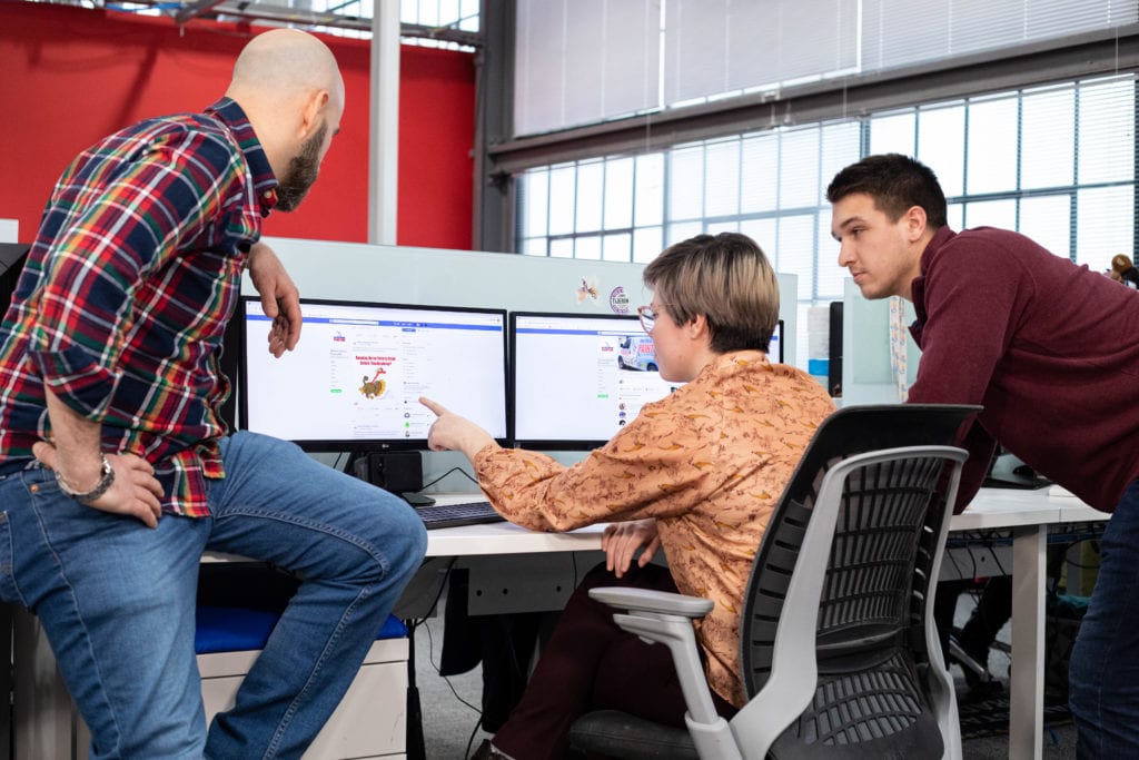social media marketers collaborate